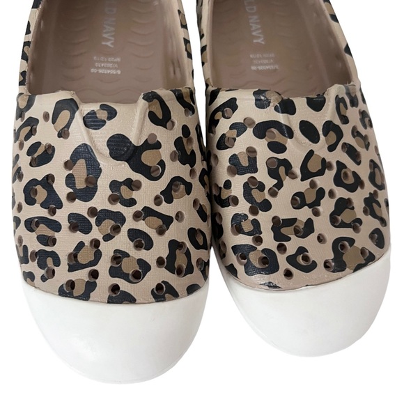 Old Navy toddler water shoes - Picture 2 of 5